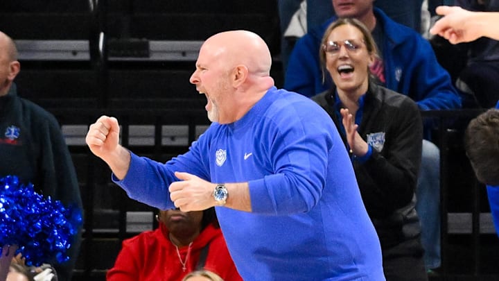 Assuming Syracuse basketball head coach Adrian Autry is fired, here are 10 potential candidates to monitor in March Madness.