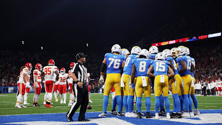 [US, Mexico & Canada customers only] Sep 5, 2025; Sao Paulo, BRAZIL; Los Angeles Chargers players on a huddle  during a NFL game at Corinthians Arena. Mandatory Credit: Amanda Perobelli/Reuters via Imagn Images