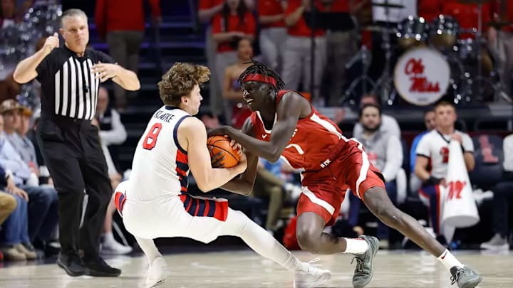 Alabama Alabama forward Taylor Bol Bowen (7) in action against Ole Miss at The Sandy and John Black Pavilion in Oxford, MS on Wednesday, Feb 11, 2026.