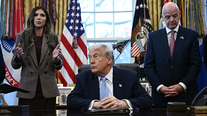 U.S. President Trump (middle) once again questioned the safety of World Cup host cities.