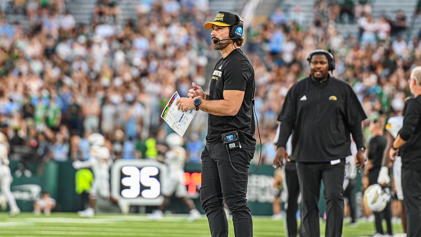 Defensive Coordinator Joe Bolden Sees Improvement in Southern Miss’ Defense Ahead of Troy