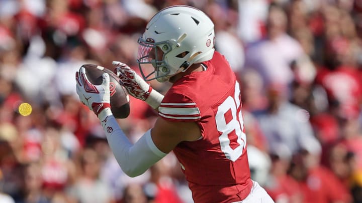 Oklahoma wide receiver Ivan Carreon (82) makes a catch during the first half of the Sooners' game against the Kent State Golden Flashes at Gaylord Family — Oklahoma Memorial Stadium in Norman, Okla., Saturday, Oct. 4, 2025. Oklahoma wide receiver Ivan Carreon (82) makes a catch during the first half of the Sooners' game against the Kent State Golden Flashes at Gaylord Family — Oklahoma Memorial Stadium in Norman, Okla., Saturday, Oct. 4, 2025.