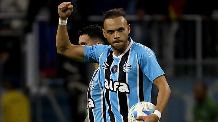 Braithwaite não entra em campo pelo Grêmio desde setembro deste ano