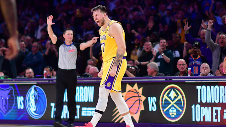 The Lakers are road favorites on Monday night.