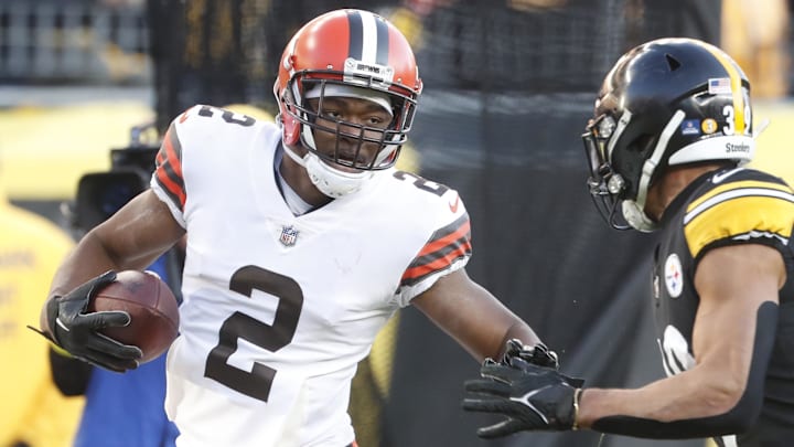 Amari Cooper should get a contract extension from the Browns during the 2023 season.