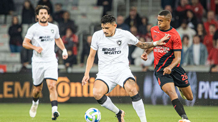 Athletico-PR e Botafogo fizeram grande duelo na Arena da Baixada