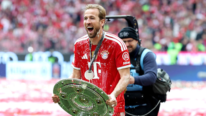 Torschützenkönig und erneut Deutscher Meister: Harry Kane feiert den Titel und soll den Münchnern lange erhalten bleiben Torschützenkönig und erneut Deutscher Meister: Harry Kane feiert den Titel und soll den Münchnern lange erhalten bleiben