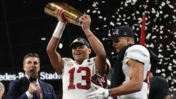 Alabama Crimson Tide quarterback Tua Tagovailoa (13)