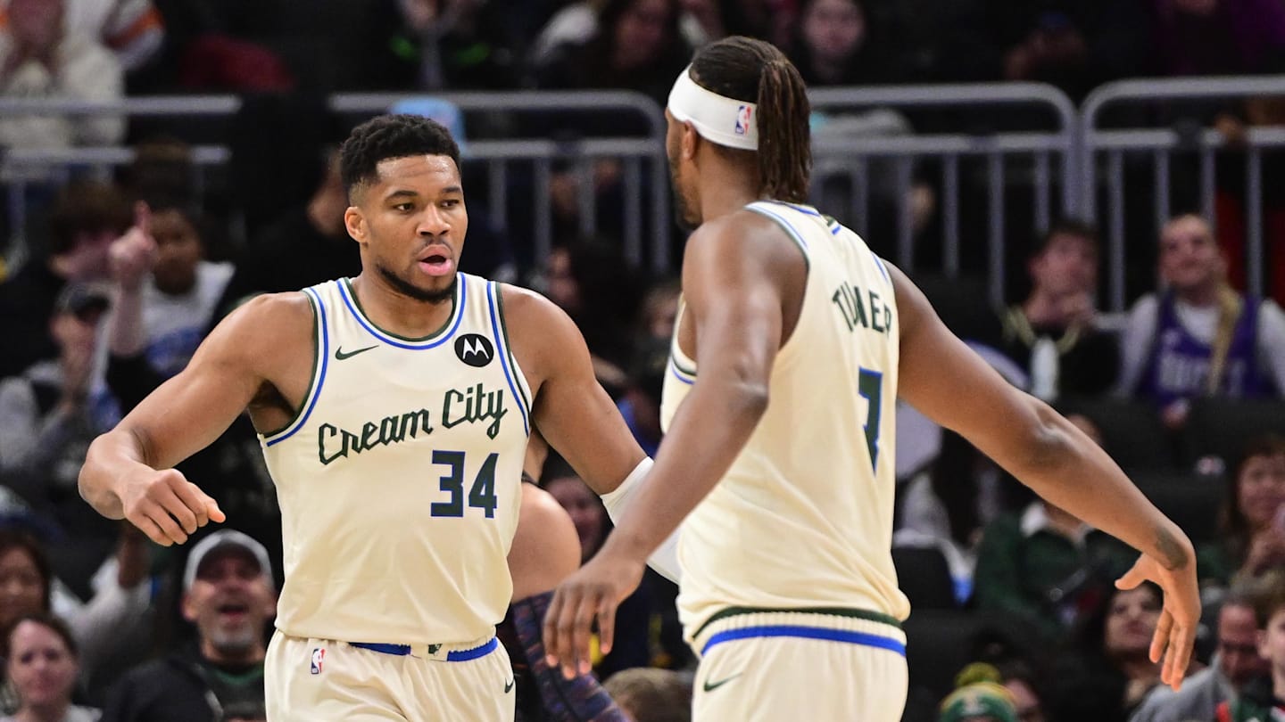 Giannis Antetokounmpo reportedly met with Milwaukee Bucks teammates to address rumors