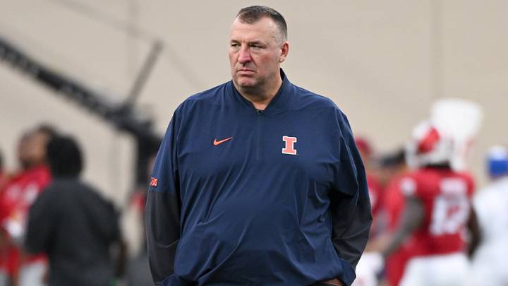 Sep 20, 2025; Bloomington, Indiana, USA; Illinois Fighting Illini head coach Bret Bielema walks onto the field prior to the game against the Indiana Hoosiers at Memorial Stadium. Mandatory Credit: Robert Goddin-Imagn Images Sep 20, 2025; Bloomington, Indiana, USA; Illinois Fighting Illini head coach Bret Bielema walks onto the field prior to the game against the Indiana Hoosiers at Memorial Stadium. Mandatory Credit: Robert Goddin-Imagn Images