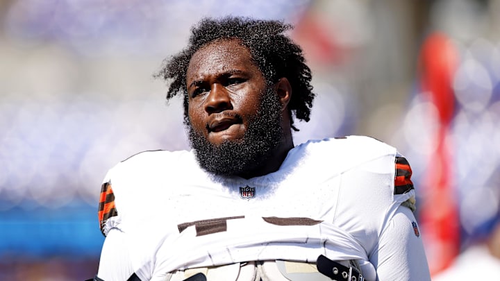 Sep 14, 2025; Baltimore, Maryland, USA; Cleveland Browns offensive tackle Dawand Jones (79) before the game against the Baltimore Ravens at M&T Bank Stadium. Mandatory Credit: Peter Casey-Imagn Images Sep 14, 2025; Baltimore, Maryland, USA; Cleveland Browns offensive tackle Dawand Jones (79) before the game against the Baltimore Ravens at M&T Bank Stadium. Mandatory Credit: Peter Casey-Imagn Images
