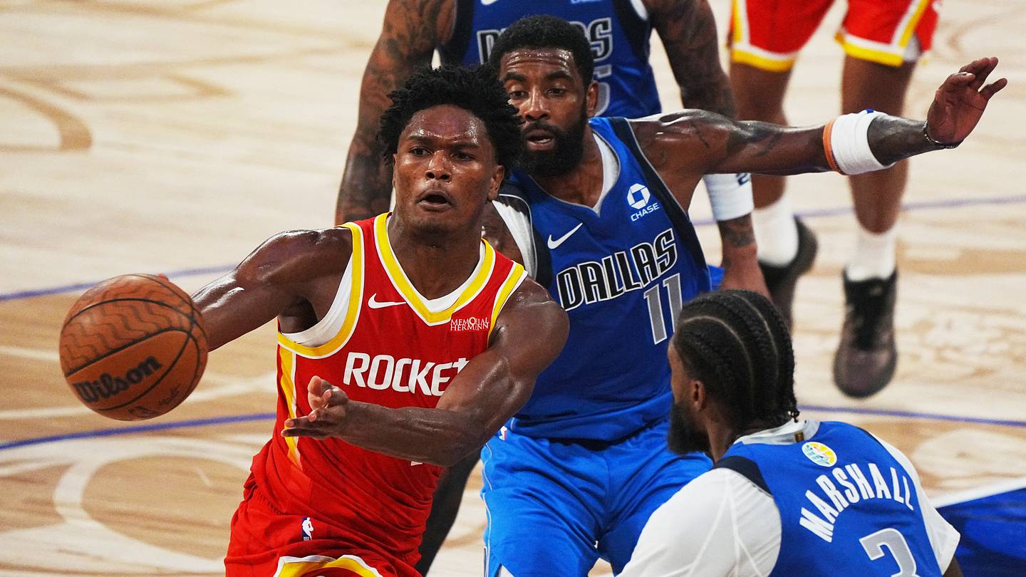 How Much Should the Rockets Offer for Kyrie Irving?