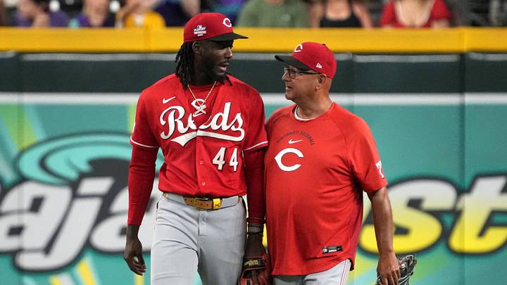 Aug 21, 2026; Phoenix, Arizona, USA; Cincinnati Reds shortstop Elly de la Cruz (44) and manager Terry Francona (77) talk in the first inning during a game against the Arizona Diamondbacks at Chase Field. Mandatory Credit: Rick Scuteri-Imagn Images Aug 21, 2026; Phoenix, Arizona, USA; Cincinnati Reds shortstop Elly de la Cruz (44) and manager Terry Francona (77) talk in the first inning during a game against the Arizona Diamondbacks at Chase Field. Mandatory Credit: Rick Scuteri-Imagn Images