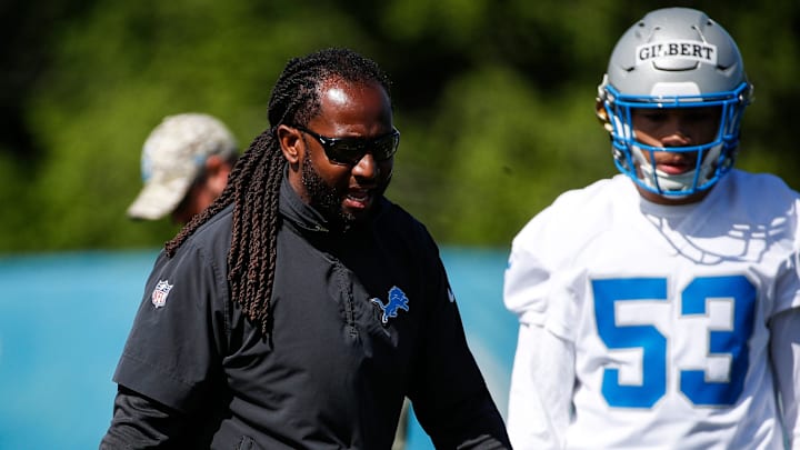 Detroit Lions linebackers coach Kelvin Sheppard watches practice during rookie minicamp at Detroit Lions headquarters and practice facility in Allen Park on Friday, May 10, 2024.