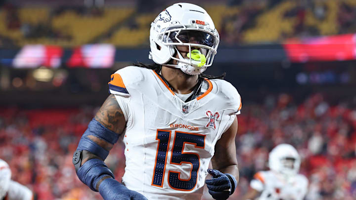 KANSAS CITY, MO - DECEMBER 25: Denver Broncos linebacker Nik Bonitto (15) before a Christmas Day NFL, American Football Herren, USA game between the Denver Broncos and Kansas City Chiefs on December 25, 2025 at GEHA Field at Arrowhead Stadium in Kansas City, MO. 