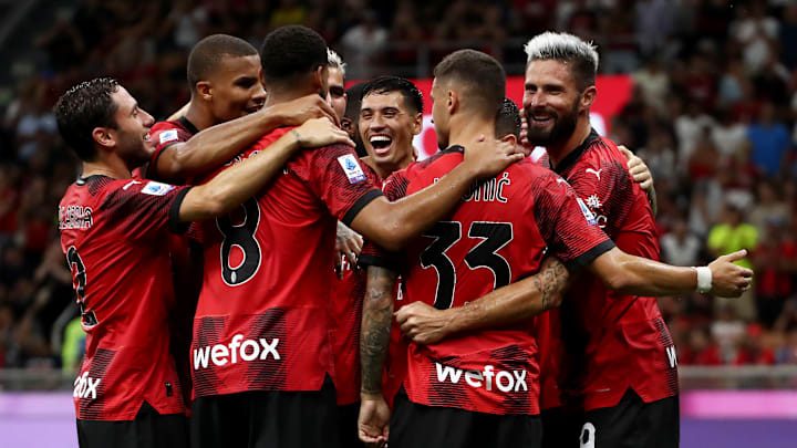 L'esultanza di gruppo del Milan L'esultanza di gruppo del Milan