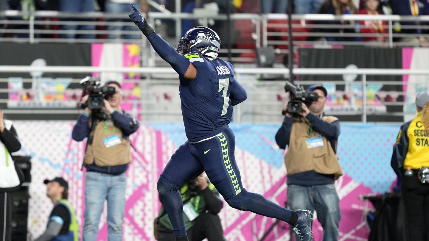 Can Uchenna Nwosu Find His 2022 Form For Seattle Again?