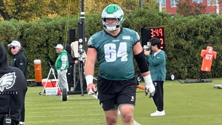 Eagles OL Brett Toth goes through drills at the NovaCare Complex on Oct. 23, 2025. Eagles OL Brett Toth goes through drills at the NovaCare Complex on Oct. 23, 2025.
