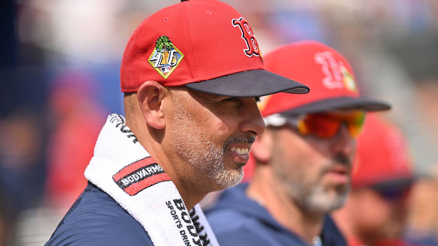 Phillies' Reported Interest in Alex Cora Will Become Distraction