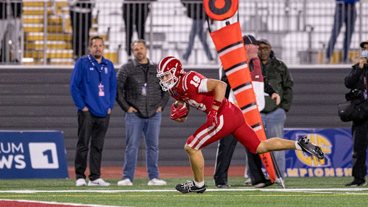 Mater Dei v Serra