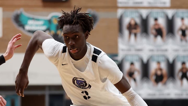 Aliou Dioum, a 2026 4-star center offered by 'Cuse last fall, has dropped his top six. Syracuse basketball is on the list.
