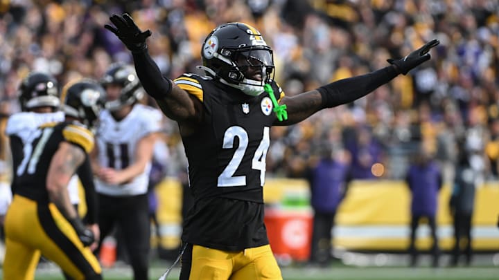 Nov 17, 2024; Pittsburgh, Pennsylvania, USA; Pittsburgh Steelers cornerback Joey Porter Jr. (24) celebrates a missed field goal against the Baltimore Ravens during the first quarter at Acrisure Stadium. Mandatory Credit: Barry Reeger-Imagn Images Nov 17, 2024; Pittsburgh, Pennsylvania, USA; Pittsburgh Steelers cornerback Joey Porter Jr. (24) celebrates a missed field goal against the Baltimore Ravens during the first quarter at Acrisure Stadium. Mandatory Credit: Barry Reeger-Imagn Images