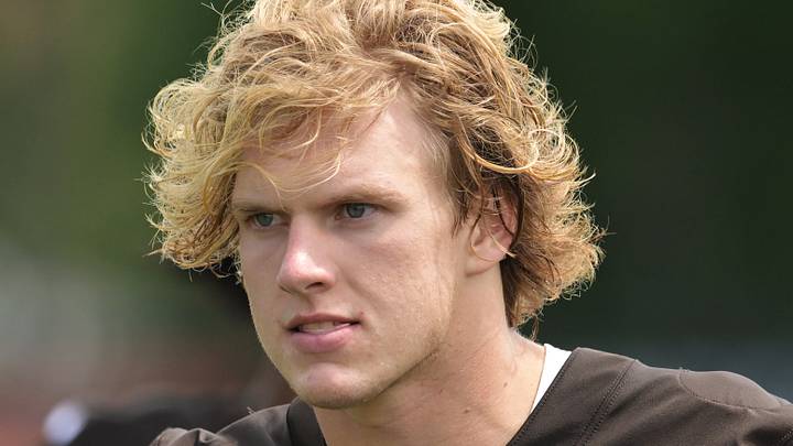 Cleveland Browns linebacker Carson Schwesinger