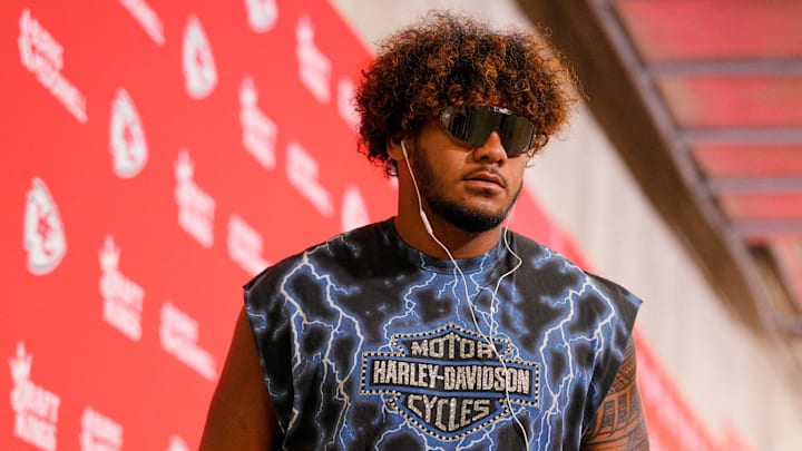 Sep 14, 2025; Kansas City, Missouri, USA; Kansas City Chiefs offensive tackle Kingsley Suamataia (76) arrives prior to the game against the Philadelphia Eagles at GEHA Field at Arrowhead Stadium. Mandatory Credit: Jay Biggerstaff-Imagn Images Sep 14, 2025; Kansas City, Missouri, USA; Kansas City Chiefs offensive tackle Kingsley Suamataia (76) arrives prior to the game against the Philadelphia Eagles at GEHA Field at Arrowhead Stadium. Mandatory Credit: Jay Biggerstaff-Imagn Images