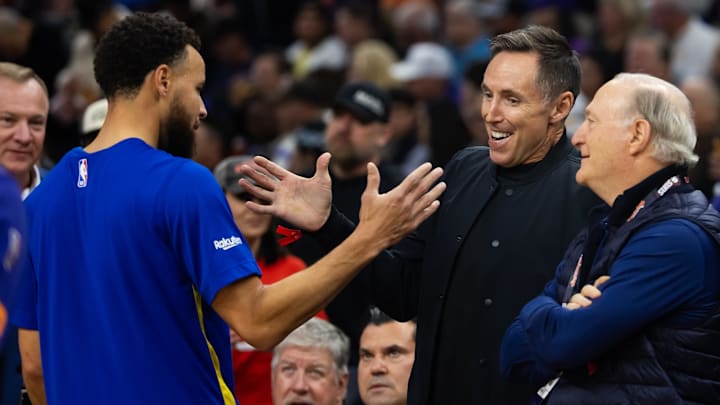 Former Phoenix Suns great Steve Nash met with the Arizona State football team on Monday, Oct. 14.