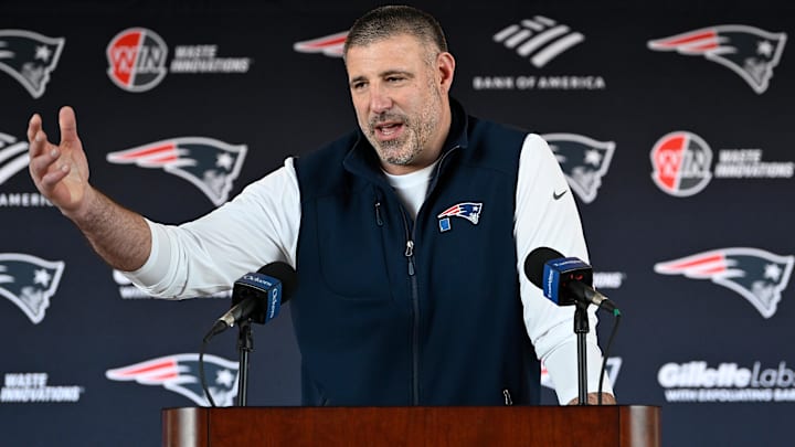 New England Patriots head coach Mike Vrabel discusses the teamís recent free agent additions with the media at Gillette Stadium.