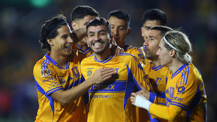 TOPSHOT-FBL-MEX-TIGRES-SANTOS