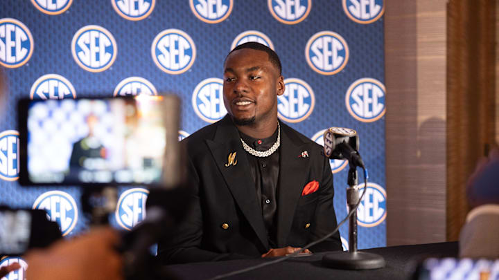 Georgia defensive lineman Mykel Williams talks to reporters at SEC Media Days. Georgia defensive lineman Mykel Williams talks to reporters at SEC Media Days.