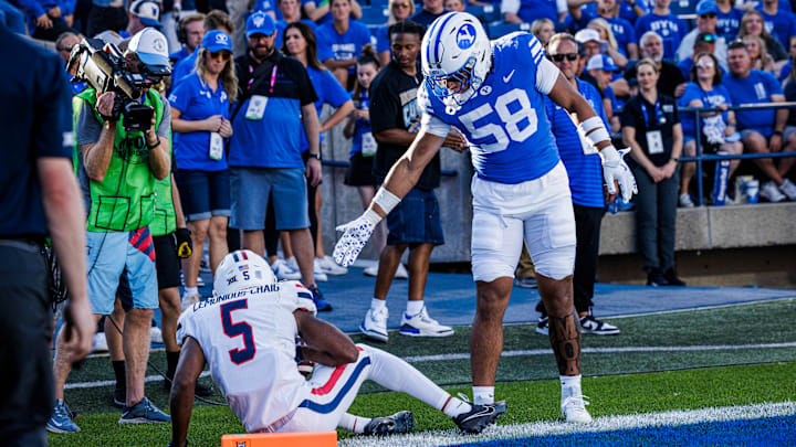 BYU linebacker Aisea Moa against Arizona BYU linebacker Aisea Moa against Arizona