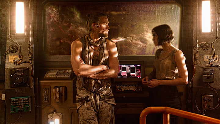 Rebel Moon. Charlie Hunnam as Kai and Sofia Boutella as Kora in Rebel Moon. Cr. Clay Enos/Netflix ©2023