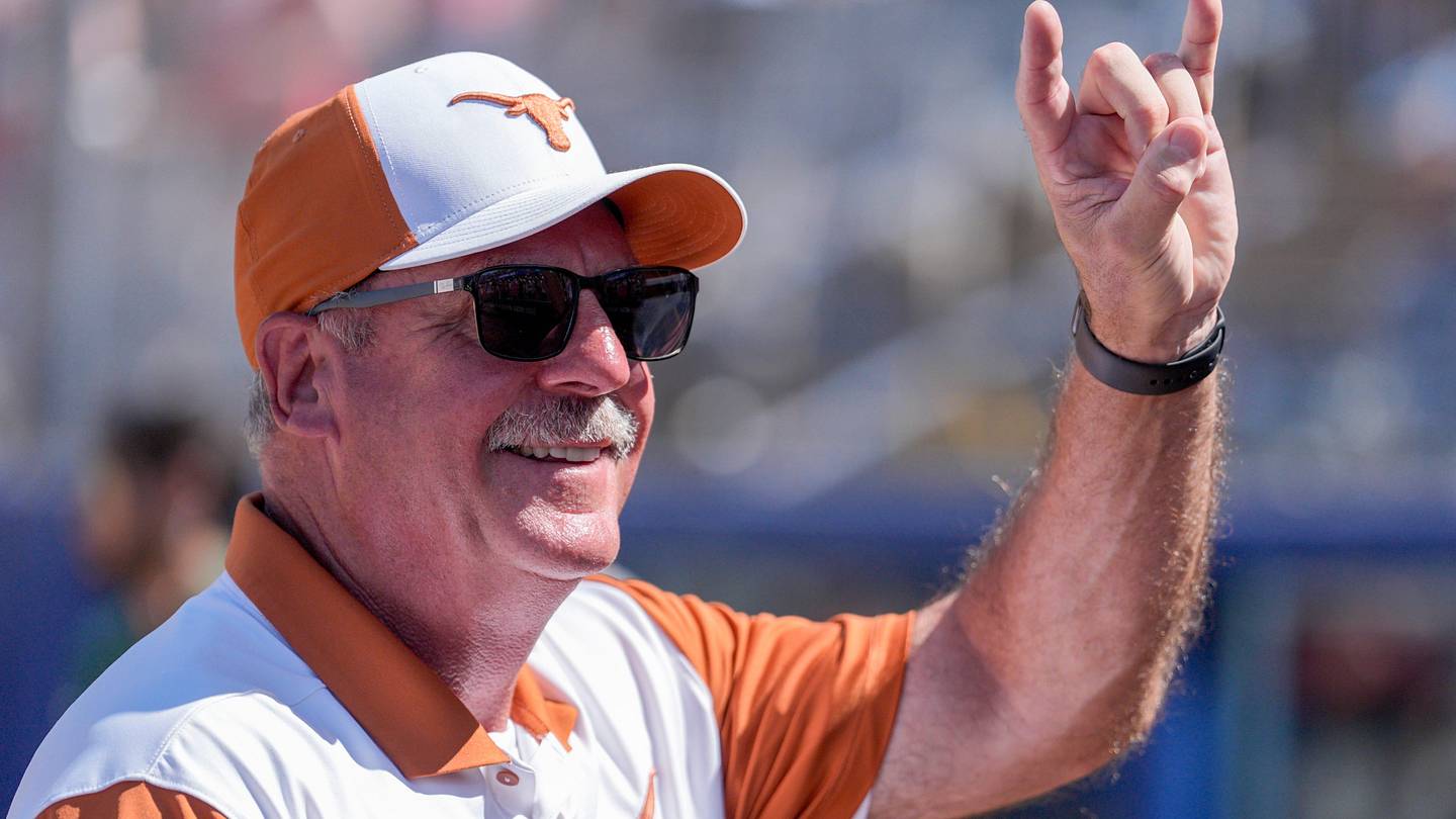 Texas Softball Punches Ticket to Women's College World Series Championship