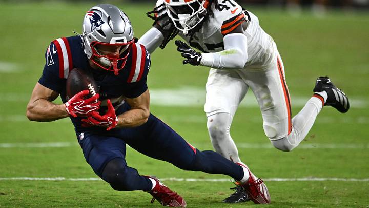Aug 27, 2026; Cleveland, Ohio, USA; New England Patriots wide receiver Kyle Dixon (83) catches a pass in front of Cleveland Browns defensive back Jeremiah McClendon (47) during the second half at Huntington Bank Field. Mandatory Credit: Ken Blaze-Imagn Images Aug 27, 2026; Cleveland, Ohio, USA; New England Patriots wide receiver Kyle Dixon (83) catches a pass in front of Cleveland Browns defensive back Jeremiah McClendon (47) during the second half at Huntington Bank Field. Mandatory Credit: Ken Blaze-Imagn Images
