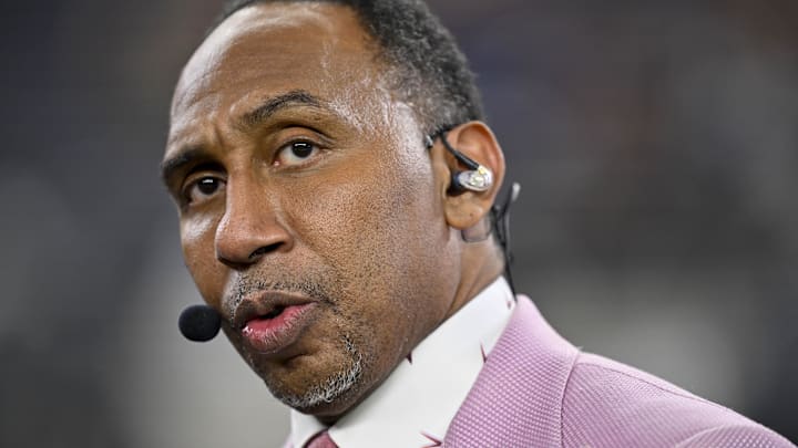 Nov 3, 2025; Arlington, Texas, USA; ESPN commentator Stephen A. Smith looks on before the game between the Dallas Cowboys and the Arizona Cardinals at AT&T Stadium. Mandatory Credit: Jerome Miron-Imagn Images Nov 3, 2025; Arlington, Texas, USA; ESPN commentator Stephen A. Smith looks on before the game between the Dallas Cowboys and the Arizona Cardinals at AT&T Stadium. Mandatory Credit: Jerome Miron-Imagn Images