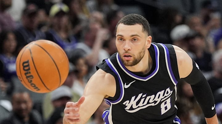 Phoenix Suns v Sacramento Kings