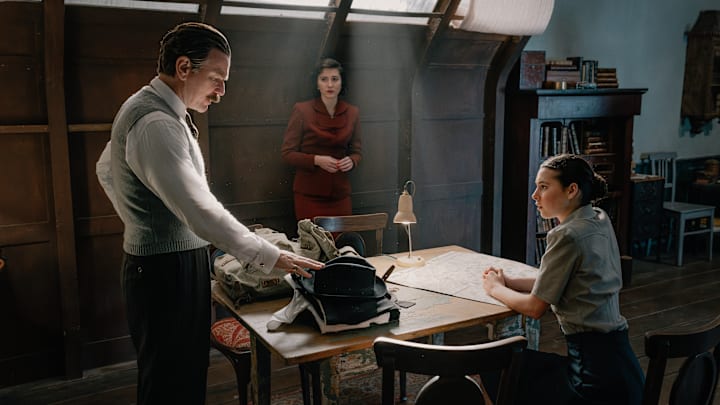 L-R Ewan McGregor as Count Rostov, Mary Elizabeth Winstead as Anna Urbanova and Beau Gadsdon as Sofia in A Gentleman in Moscow episode 8, streaming on Paramount+ 2024. Photo Credit: Ben Blackall/Paramount+ With Showtime