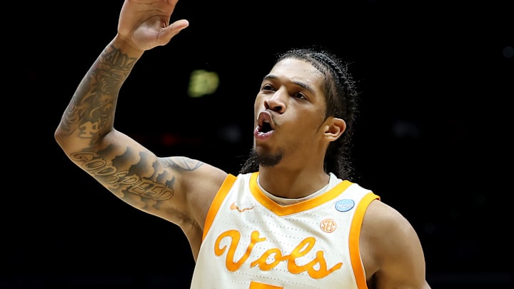 Kentucky v Tennessee
