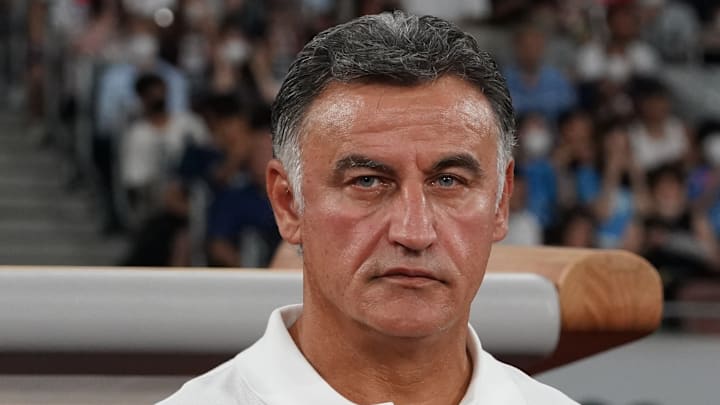 Christophe Galtier sur le banc parisien face à Urawa. Christophe Galtier sur le banc parisien face à Urawa.