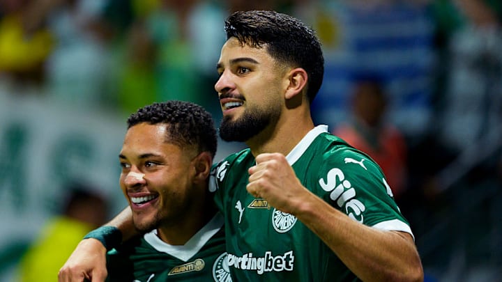 Vitor Roque, José Manuel López