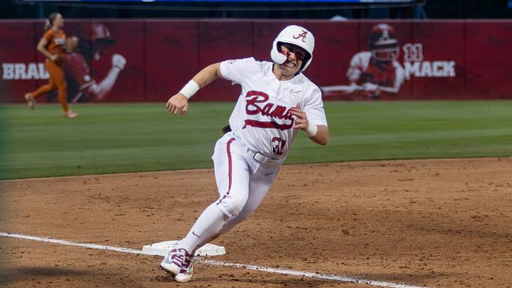 Alabama utility player Alexis Pupillo rounds third in the first game of the series against Texas on April. 2, 2026.