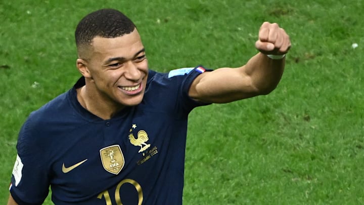 Kylian Mbappé et les Bleus seront en demies. Kylian Mbappé et les Bleus seront en demies.