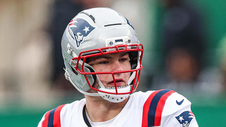 Dec 28, 2025; East Rutherford, New Jersey, USA; New England Patriots quarterback Drake Maye (10) drops back to pass against the New York Jets during the first half at MetLife Stadium. Mandatory Credit: Vincent Carchietta-Imagn Images Dec 28, 2025; East Rutherford, New Jersey, USA; New England Patriots quarterback Drake Maye (10) drops back to pass against the New York Jets during the first half at MetLife Stadium. Mandatory Credit: Vincent Carchietta-Imagn Images