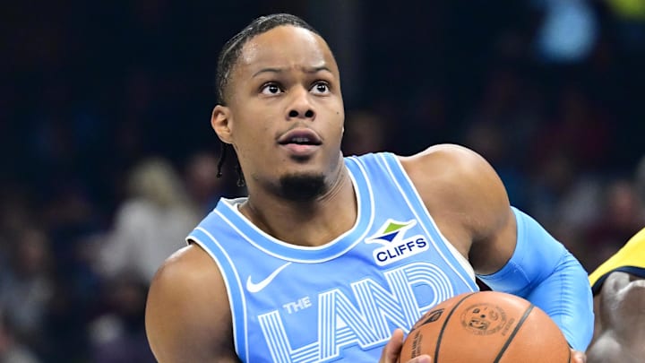 Jan 12, 2025; Cleveland, Ohio, USA; Cleveland Cavaliers forward Isaac Okoro (35) drives to the basket against Indiana Pacers forward Pascal Siakam (43) during the first half at Rocket Mortgage FieldHouse. Mandatory Credit: Ken Blaze-Imagn Images Jan 12, 2025; Cleveland, Ohio, USA; Cleveland Cavaliers forward Isaac Okoro (35) drives to the basket against Indiana Pacers forward Pascal Siakam (43) during the first half at Rocket Mortgage FieldHouse. Mandatory Credit: Ken Blaze-Imagn Images