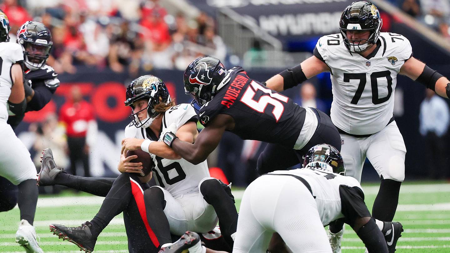 Texans Keep Showing Why Signing Another Edge Rusher Is Needed