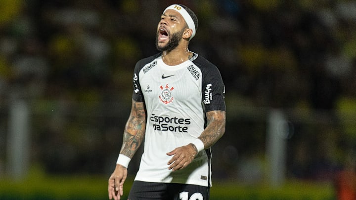 Memphis Depay é desfalque do Corinthians para o duelo contra o Fluminense