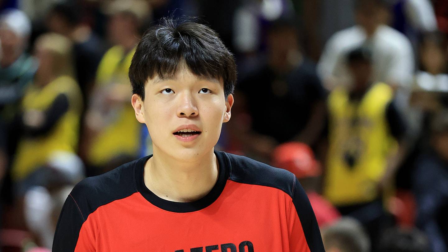 Trail Blazers Defy Critics, Select Yang Hansen at 16
