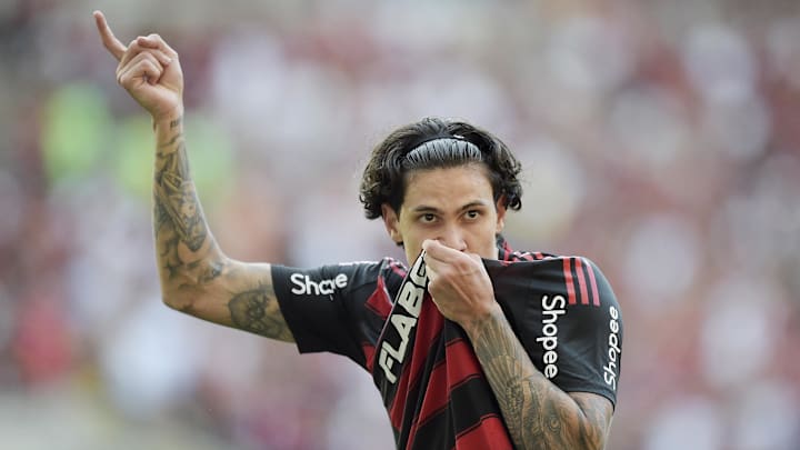 Pedro volta ao time titular do Flamengo após ser poupado na Copa do Brasil
